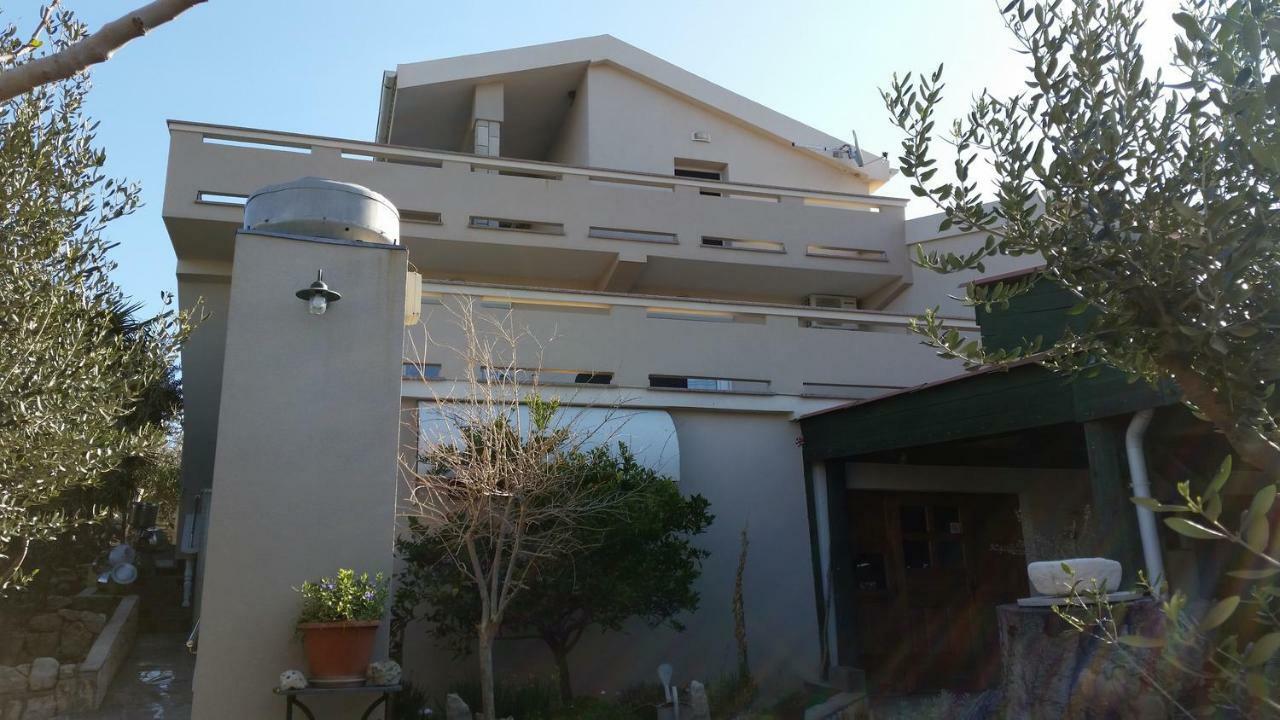 Apartments With A Parking Space Kolan, Pag - 16482 Exterior foto
